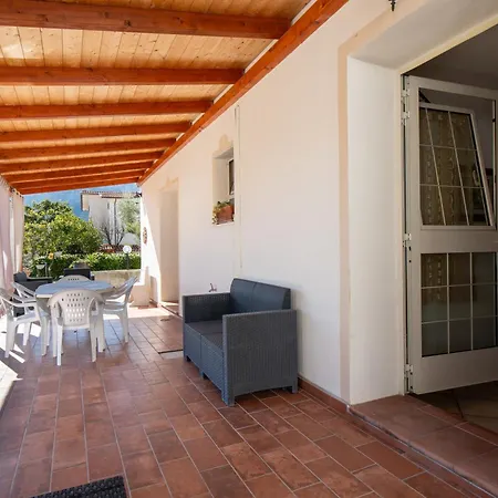 Le Lantane 2 Apartment